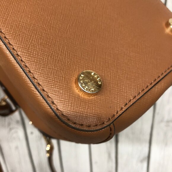 Michael Kors Saffiano Leather Medium Satchel EUC ** - Picture 10 of 11